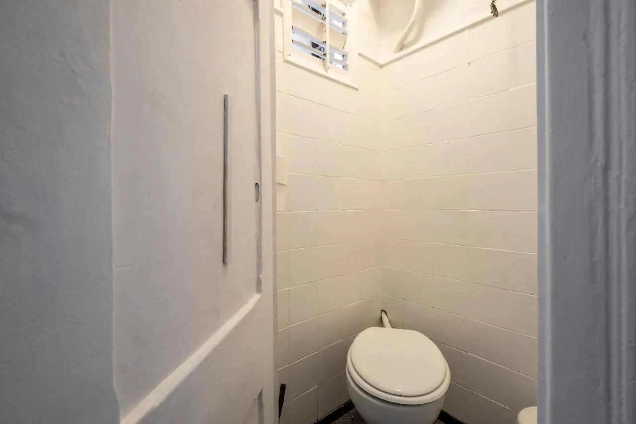 ברצלונה Centric Apartment Gaudi 0*,  ספרד